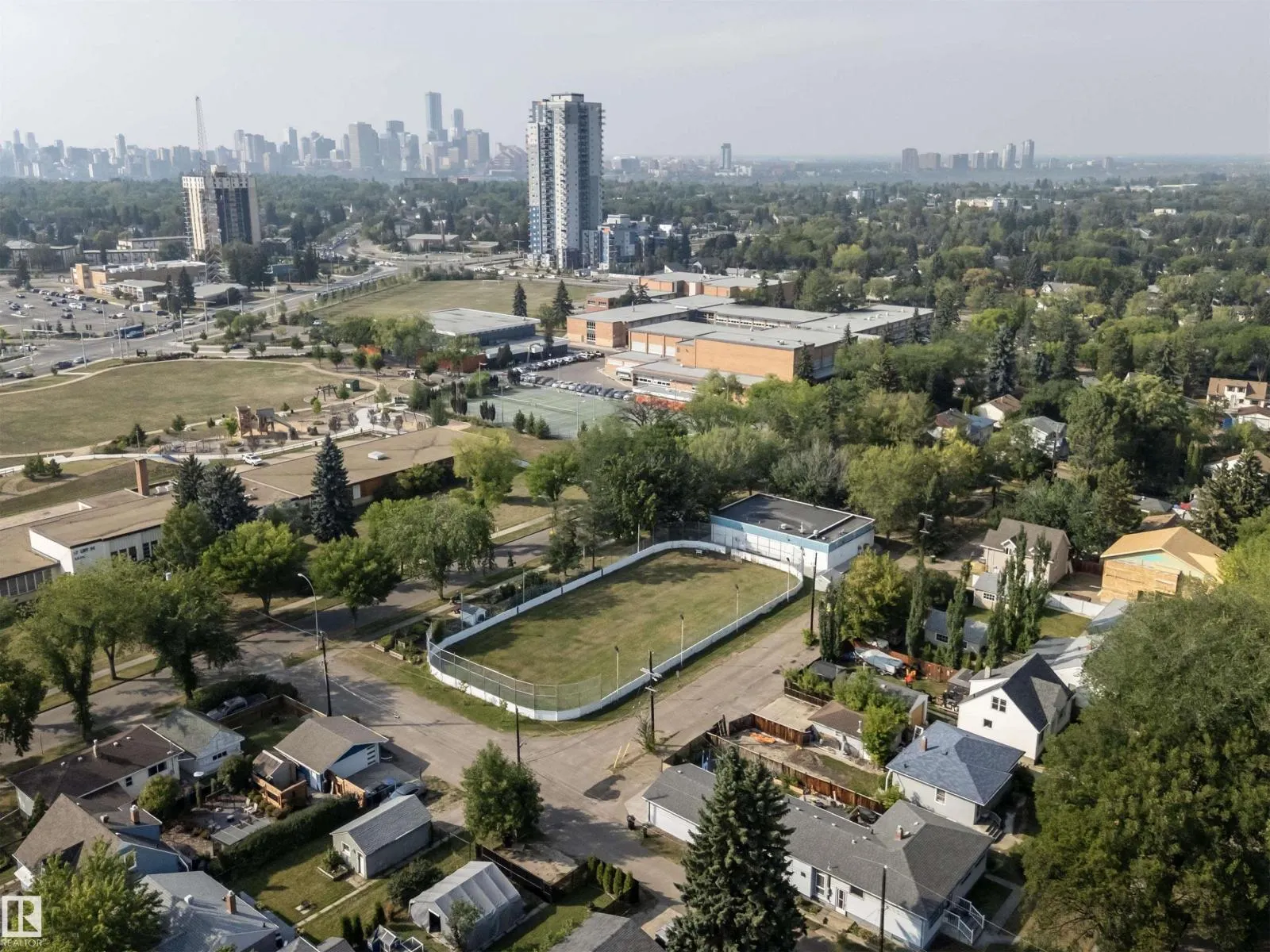 7744 86 AV NW NW