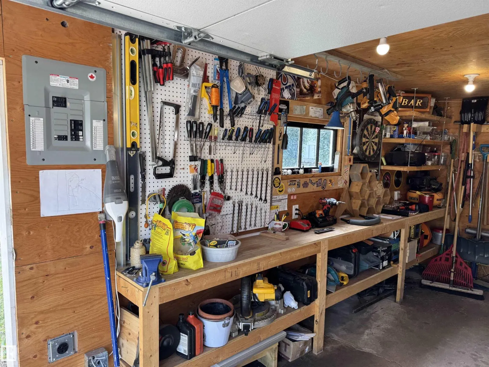 7744 86 AV NW NW