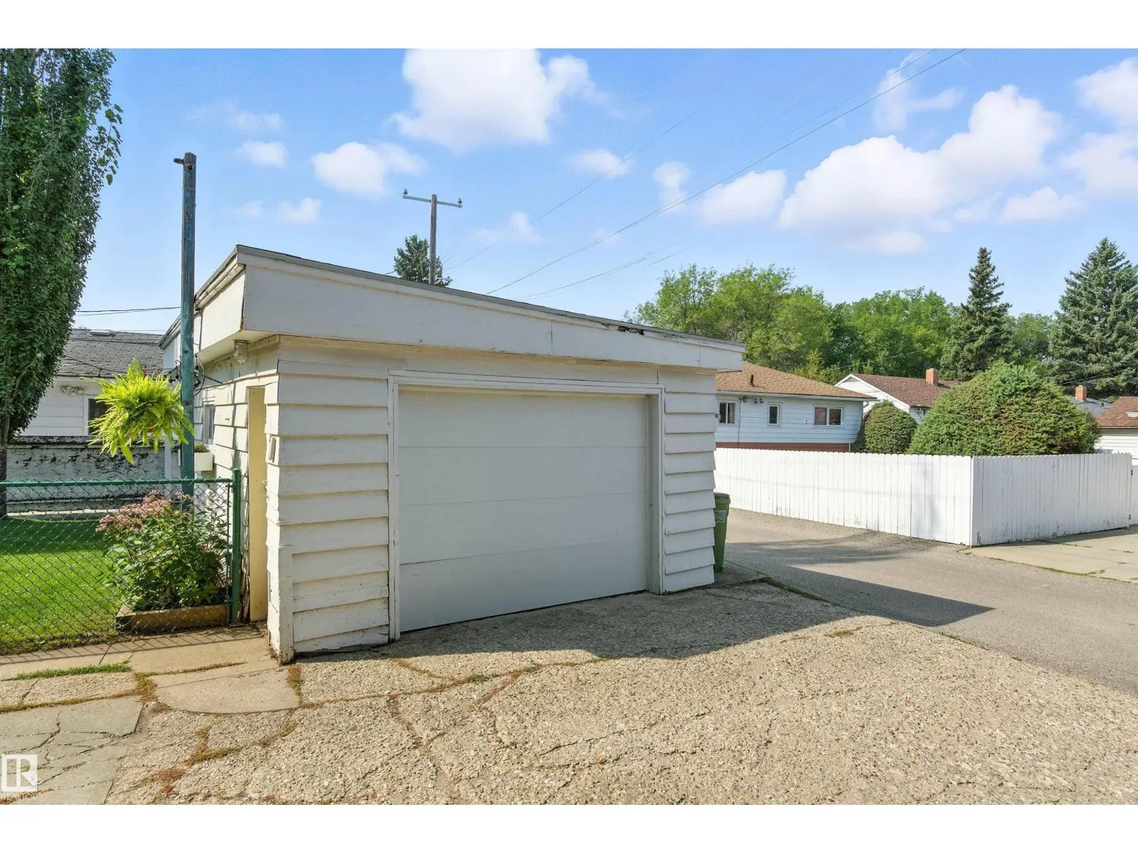 7744 86 AV NW NW