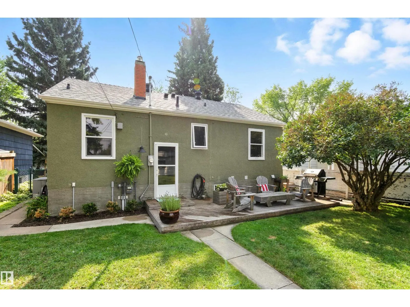 7744 86 AV NW NW