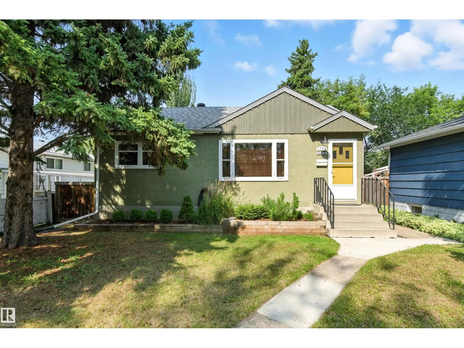 7744 86 AV NW NW