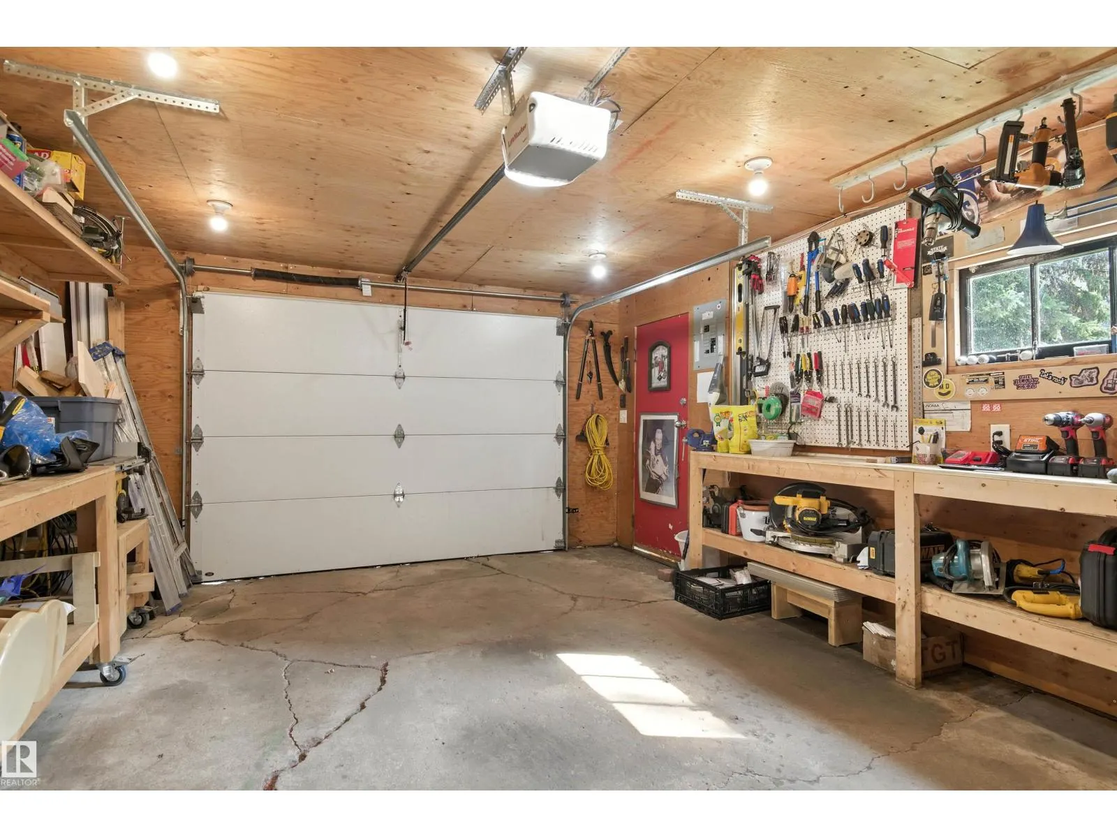 7744 86 AV NW NW