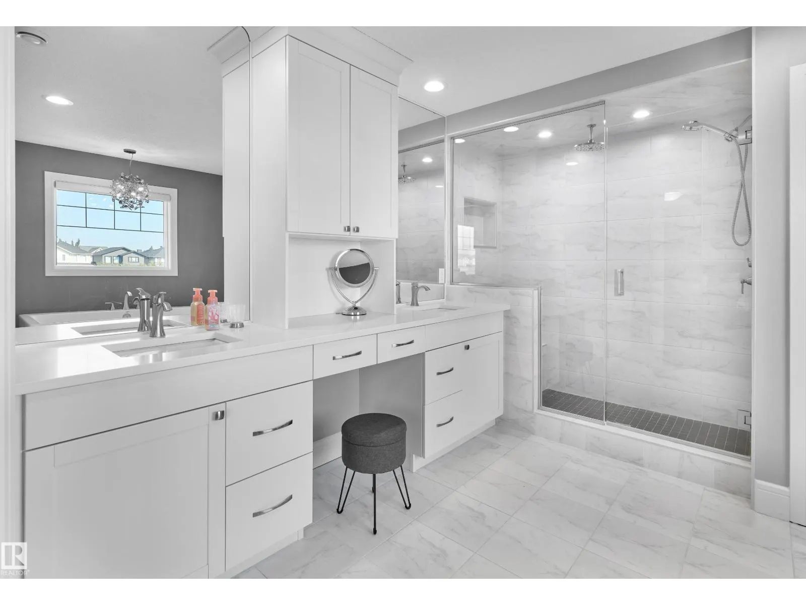 9812 222 ST NW