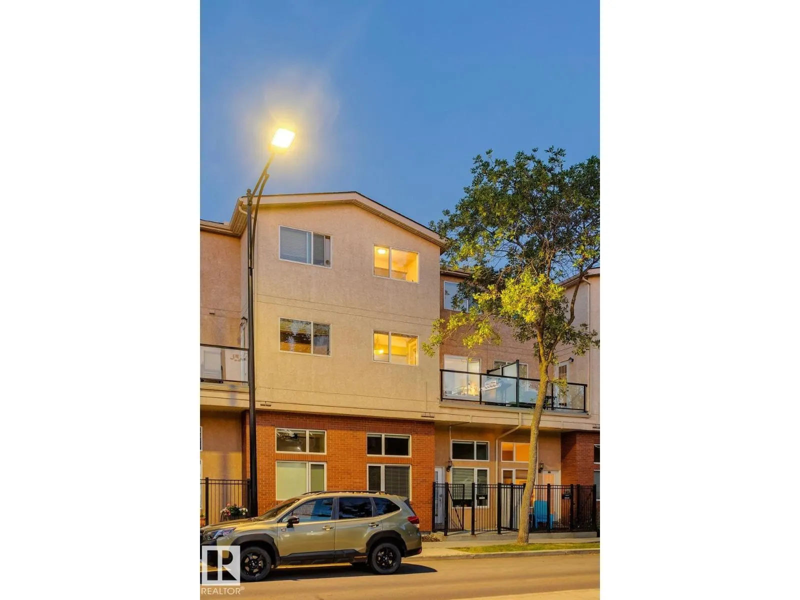 #209 11033 127 ST NW