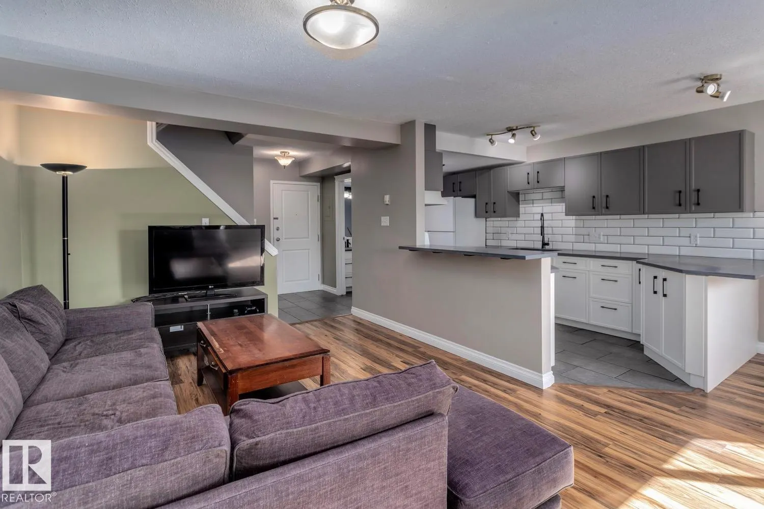 #209 11033 127 ST NW