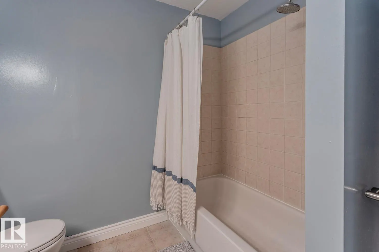 #209 11033 127 ST NW