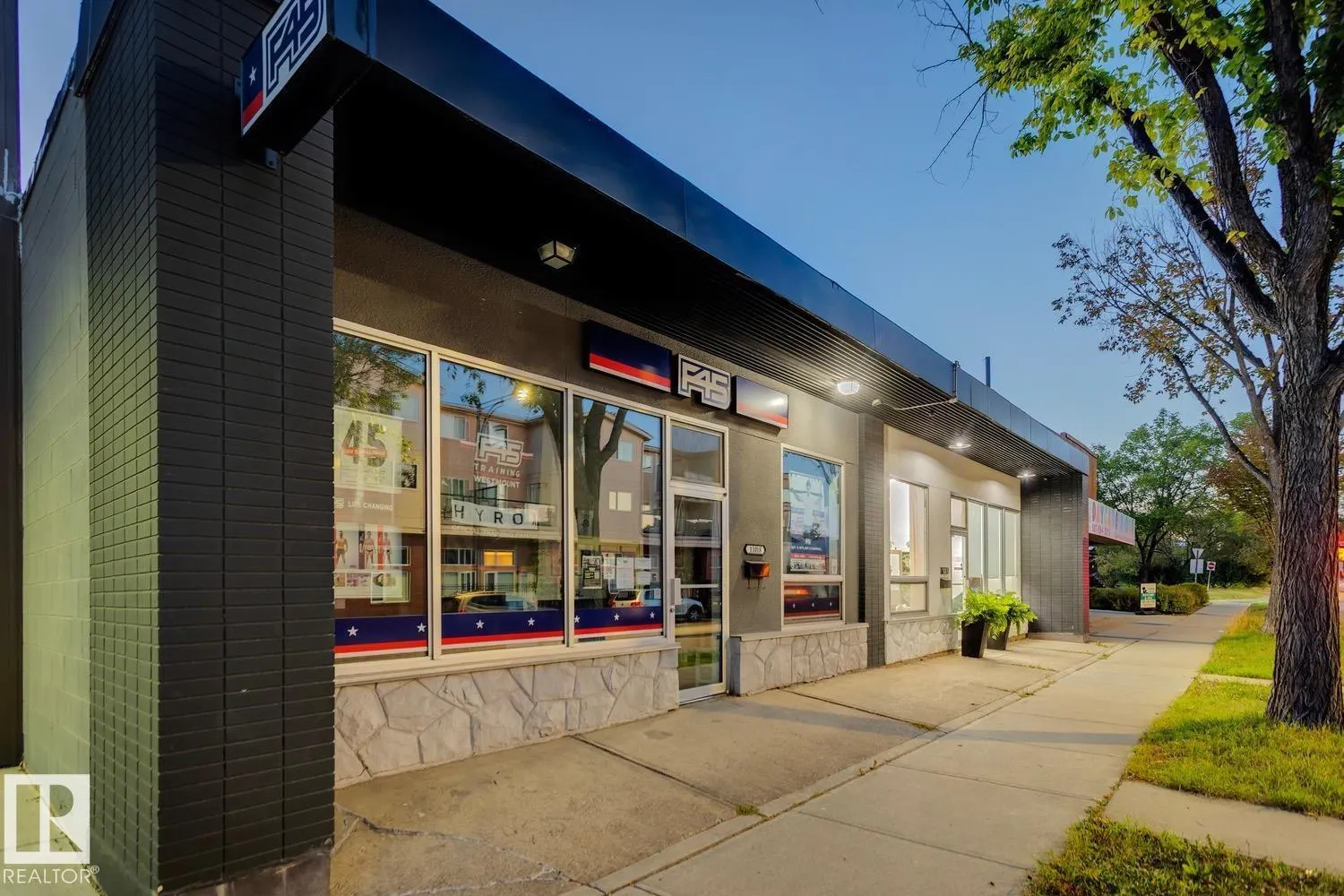 #209 11033 127 ST NW