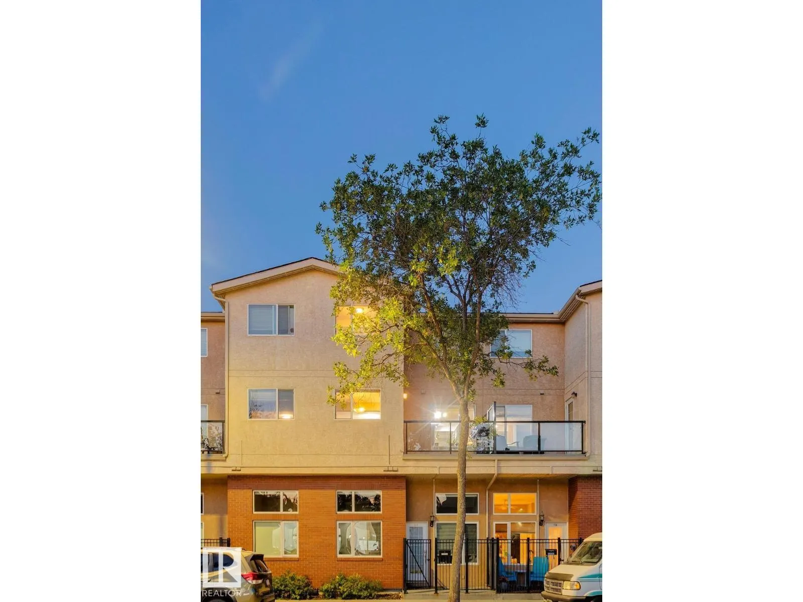#209 11033 127 ST NW