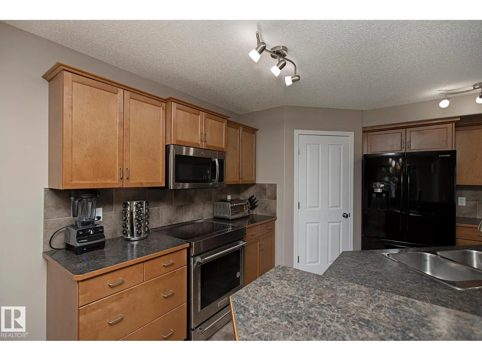 1115 82 ST SW