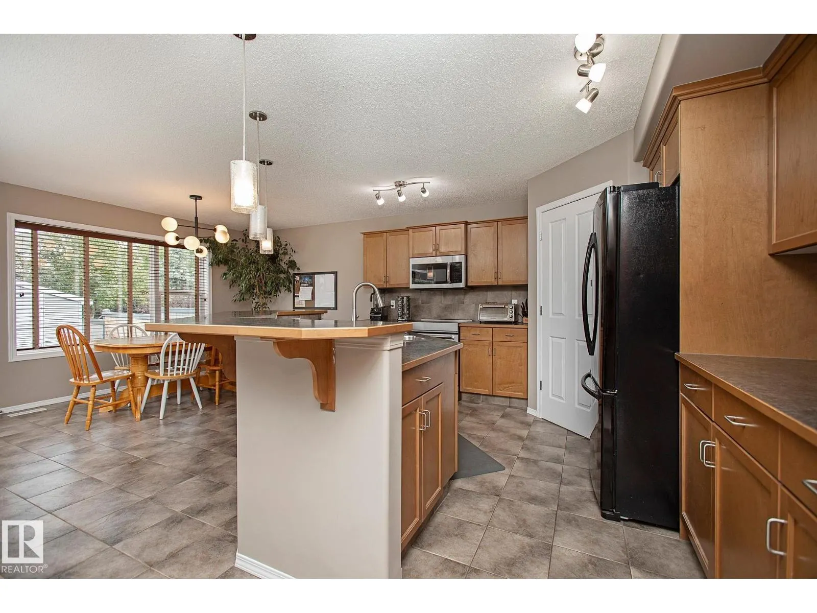 1115 82 ST SW