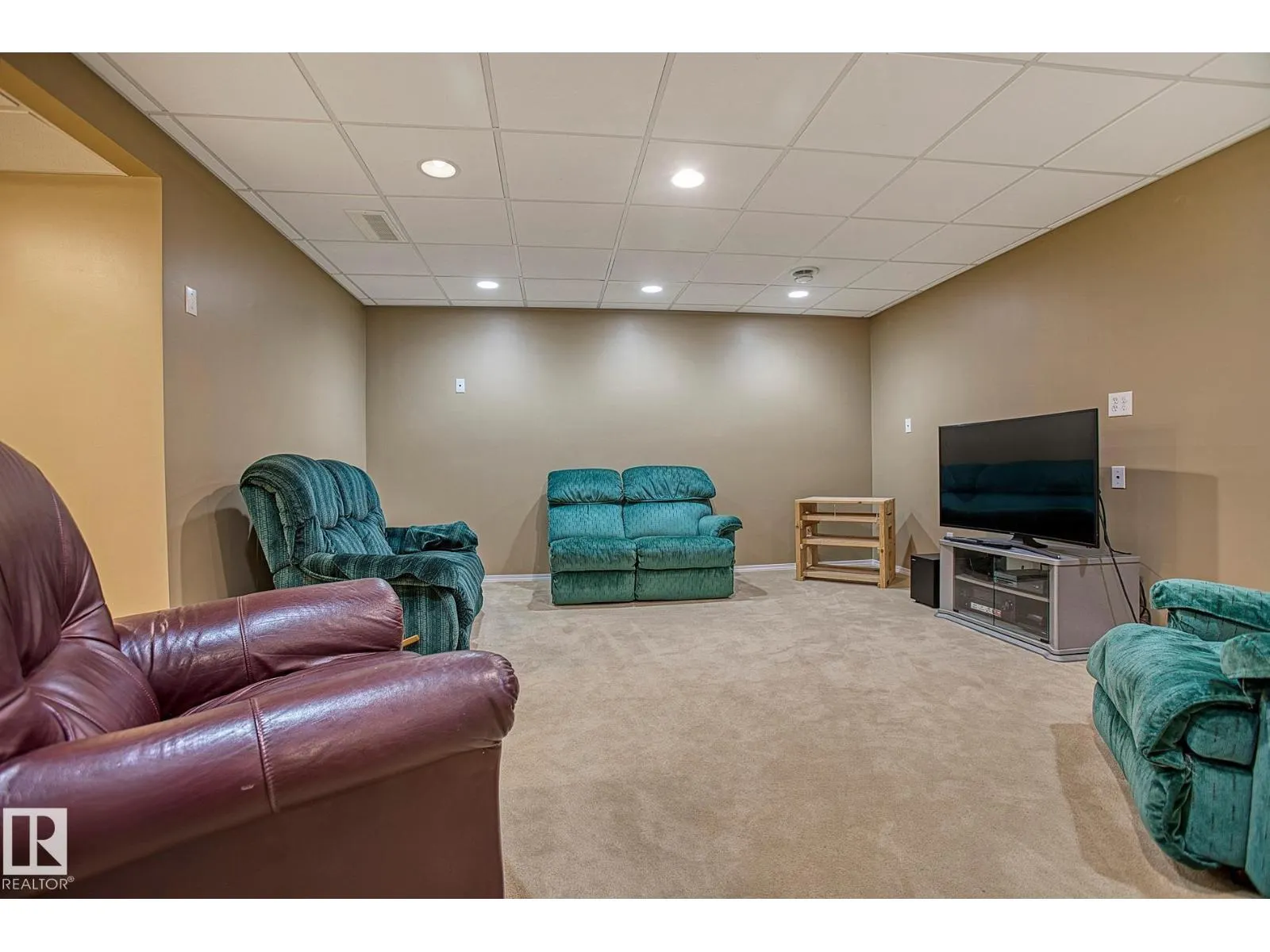 1115 82 ST SW