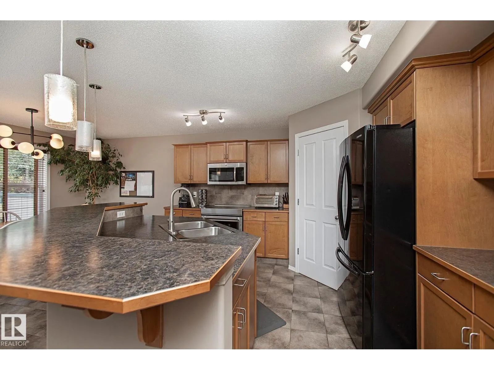 1115 82 ST SW