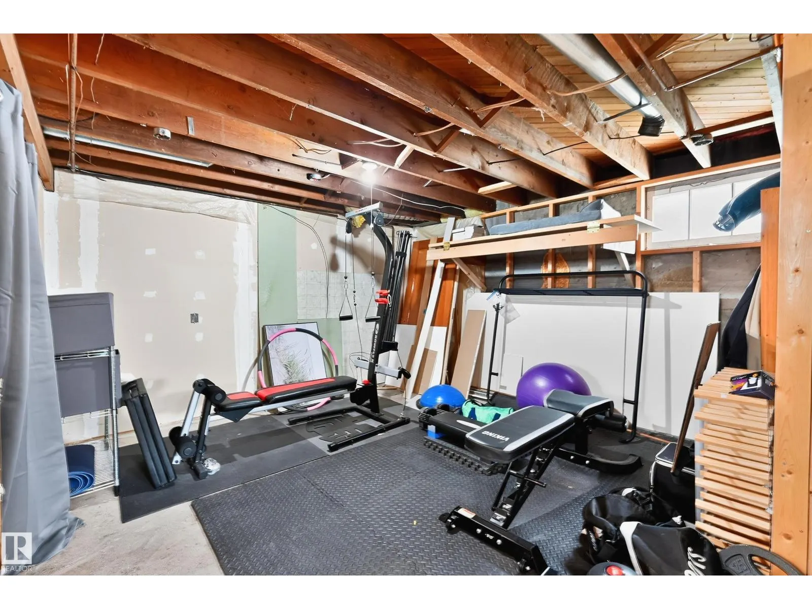 10739 80 AV NW