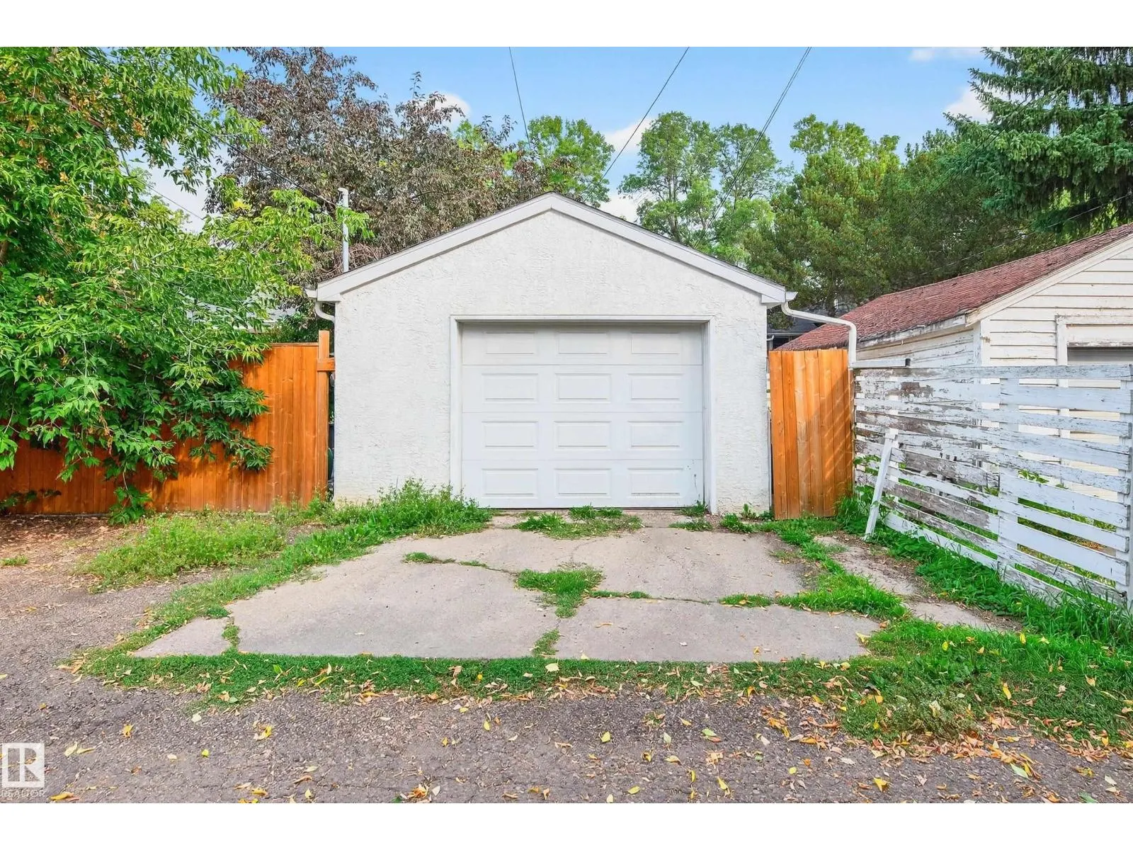 10739 80 AV NW