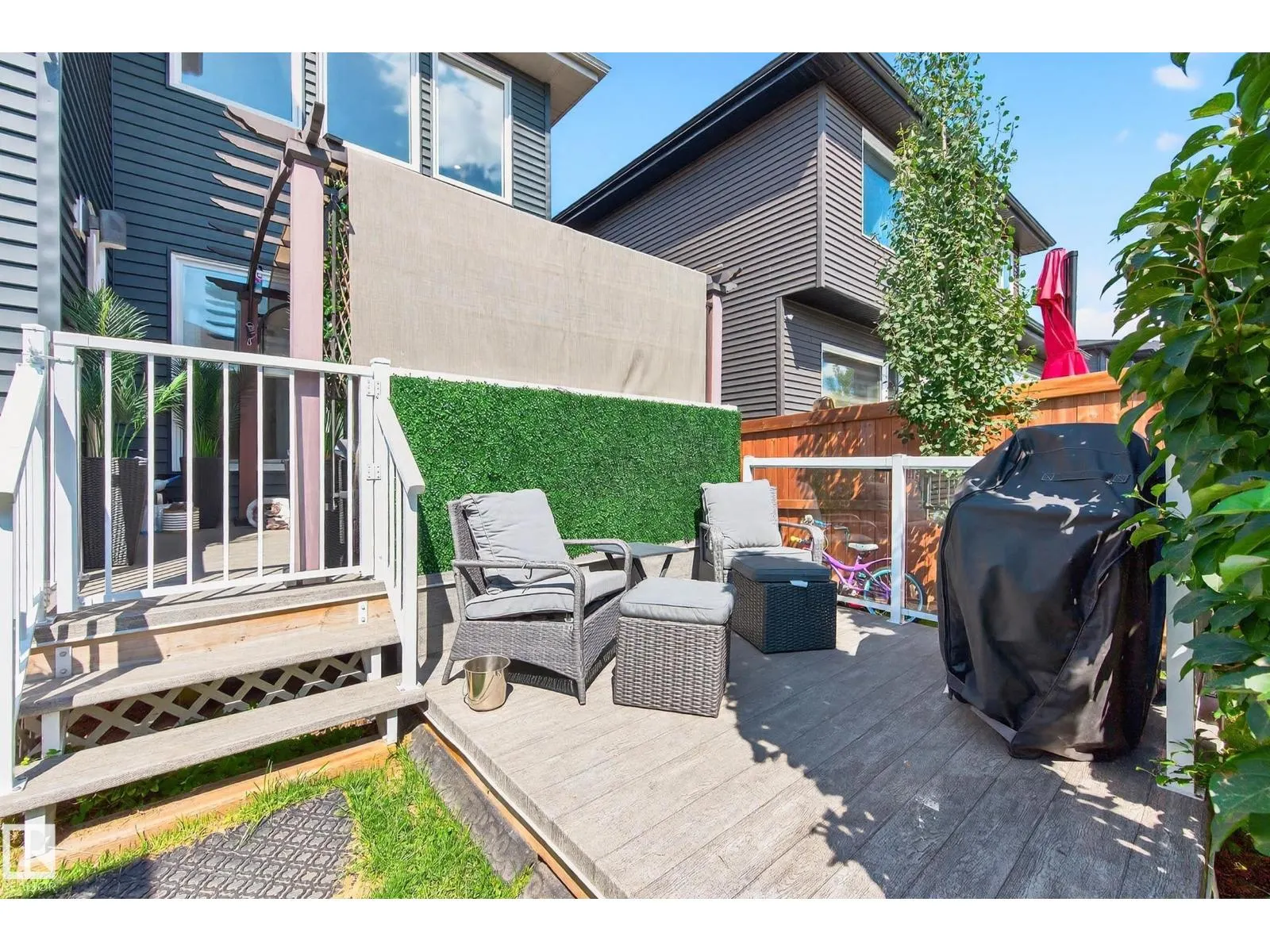 5915 19 AV SW