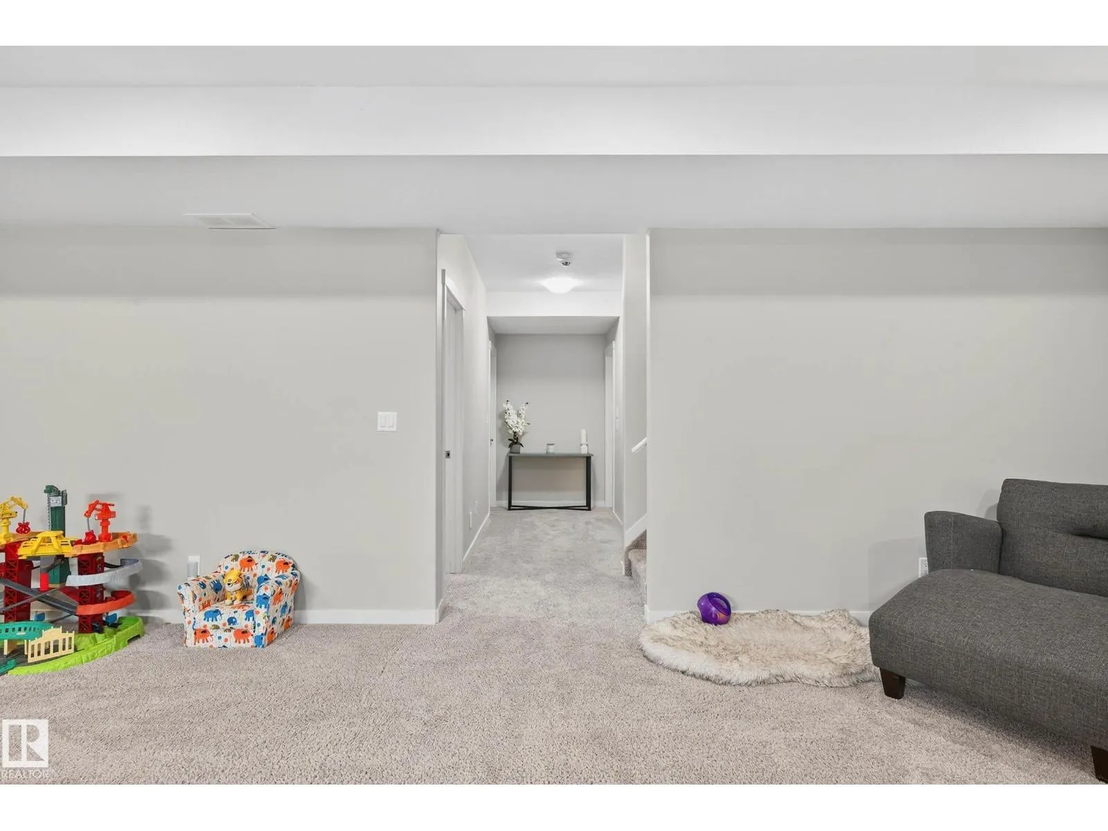 5915 19 AV SW