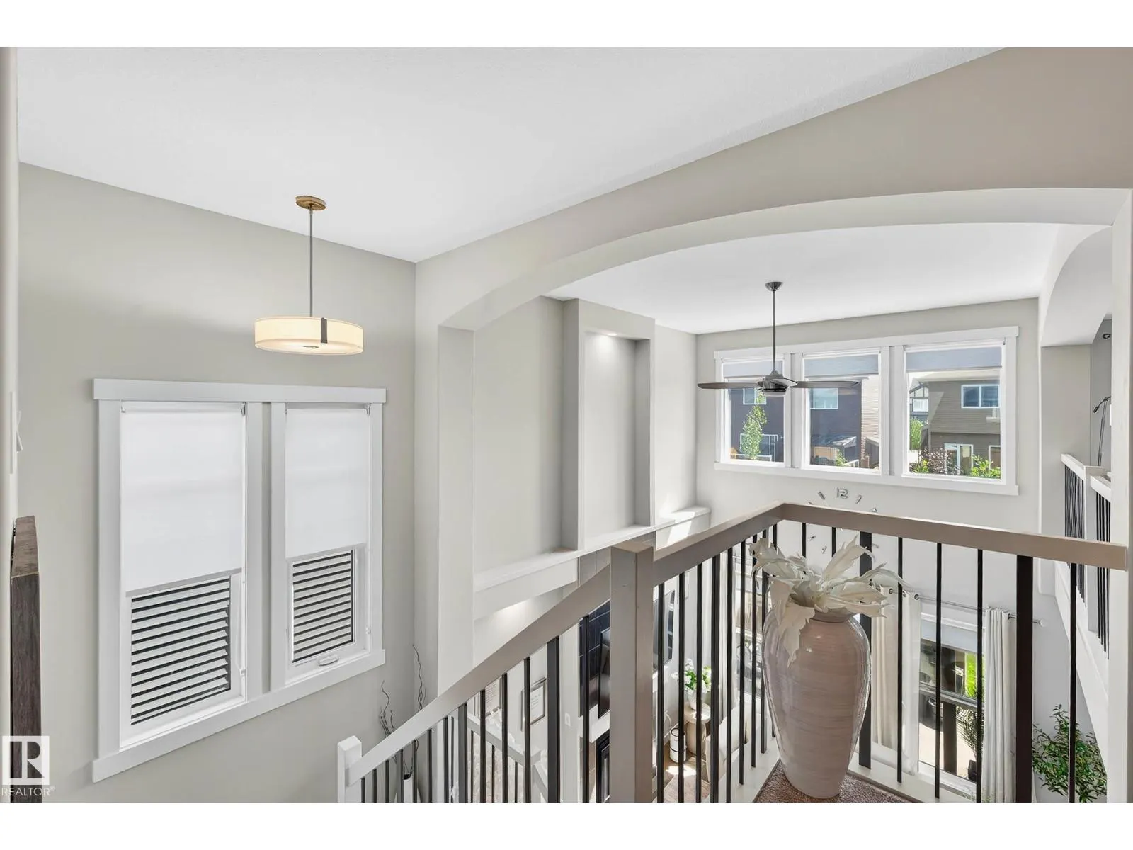 5915 19 AV SW