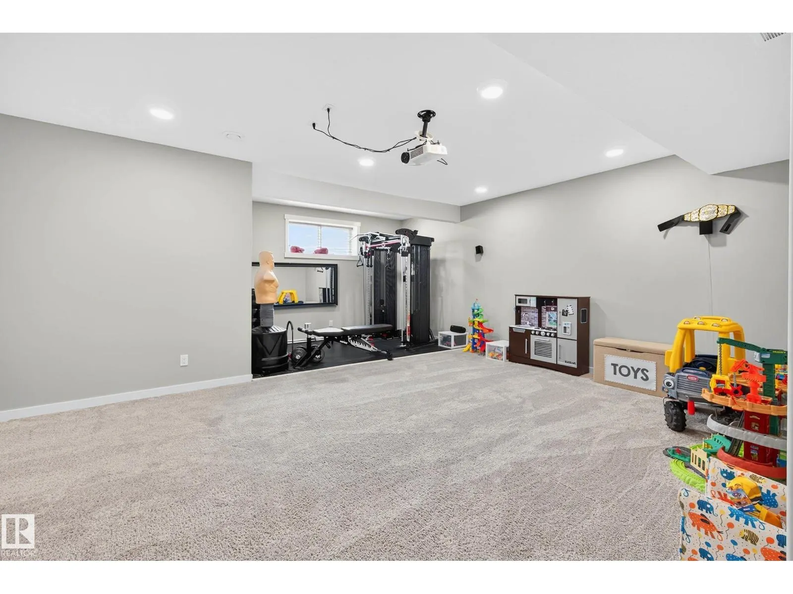5915 19 AV SW