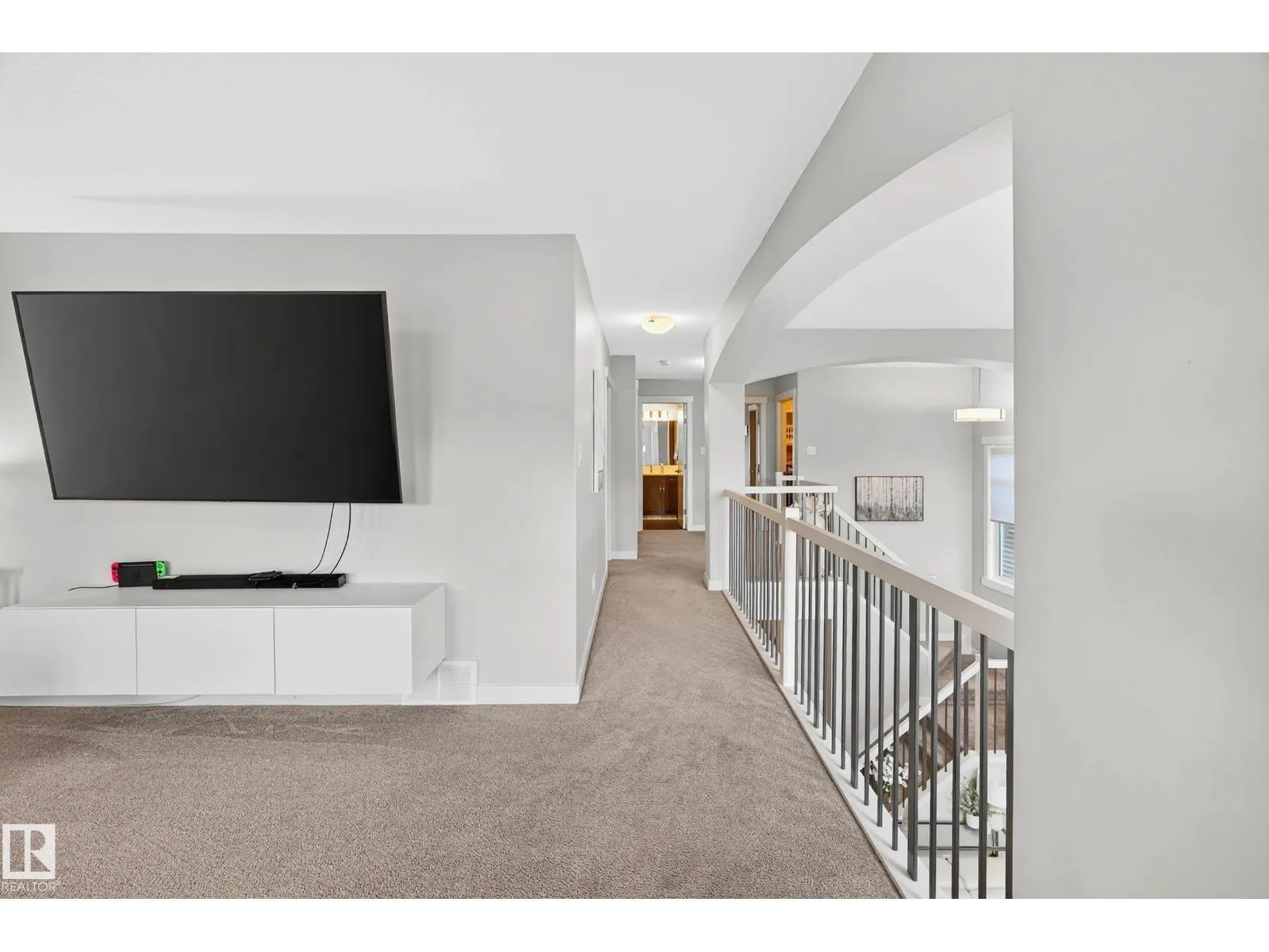 5915 19 AV SW