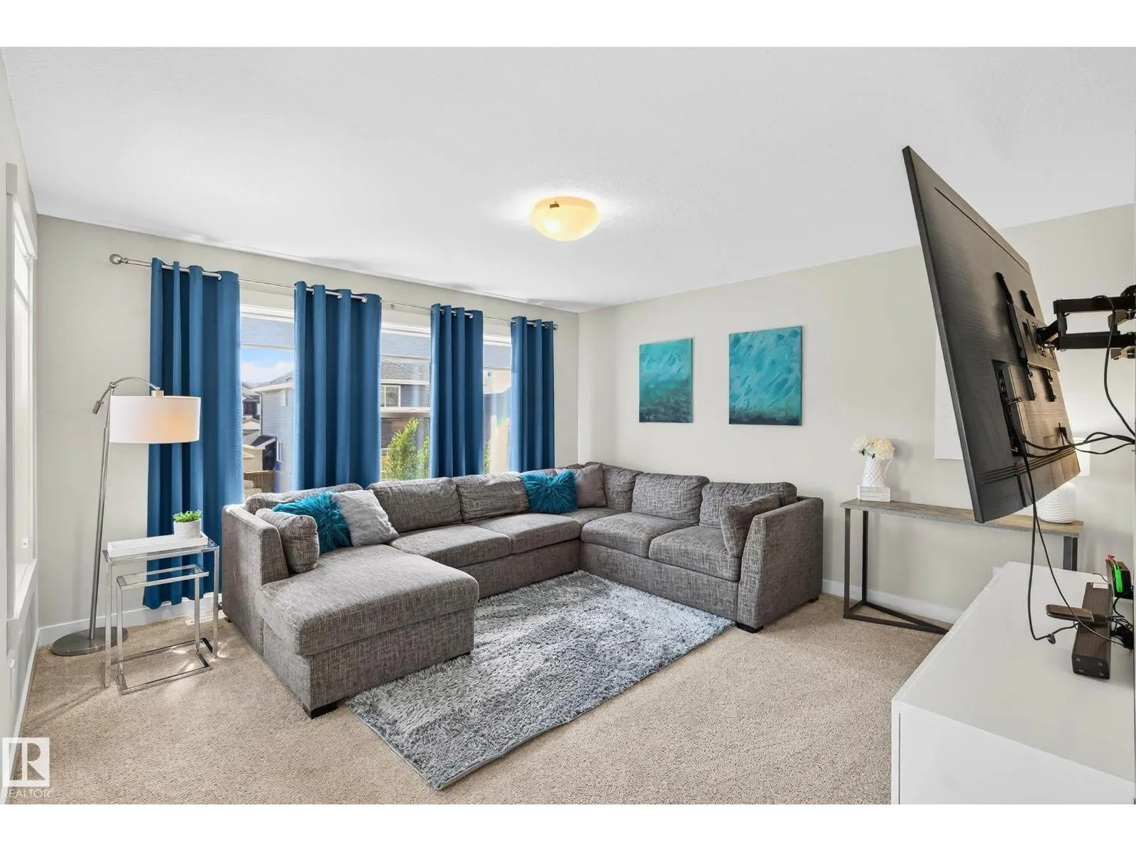 5915 19 AV SW
