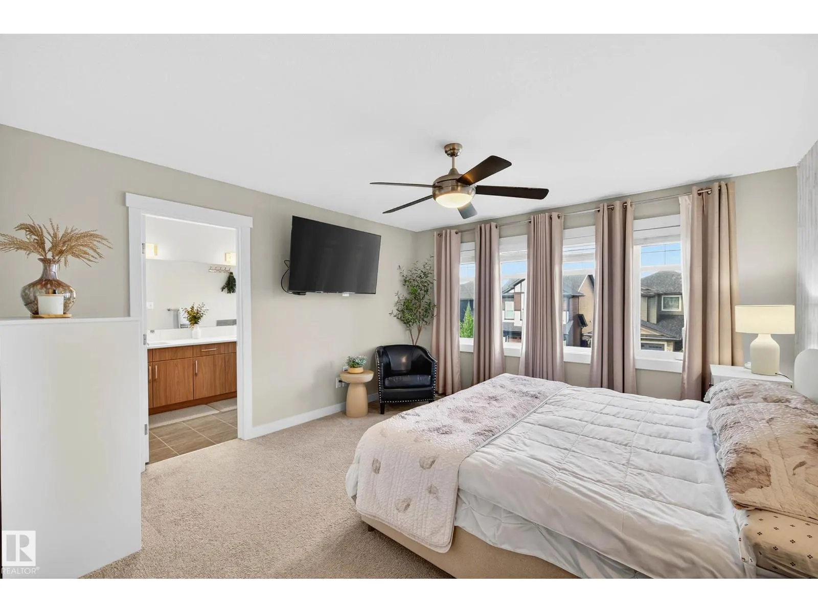 5915 19 AV SW