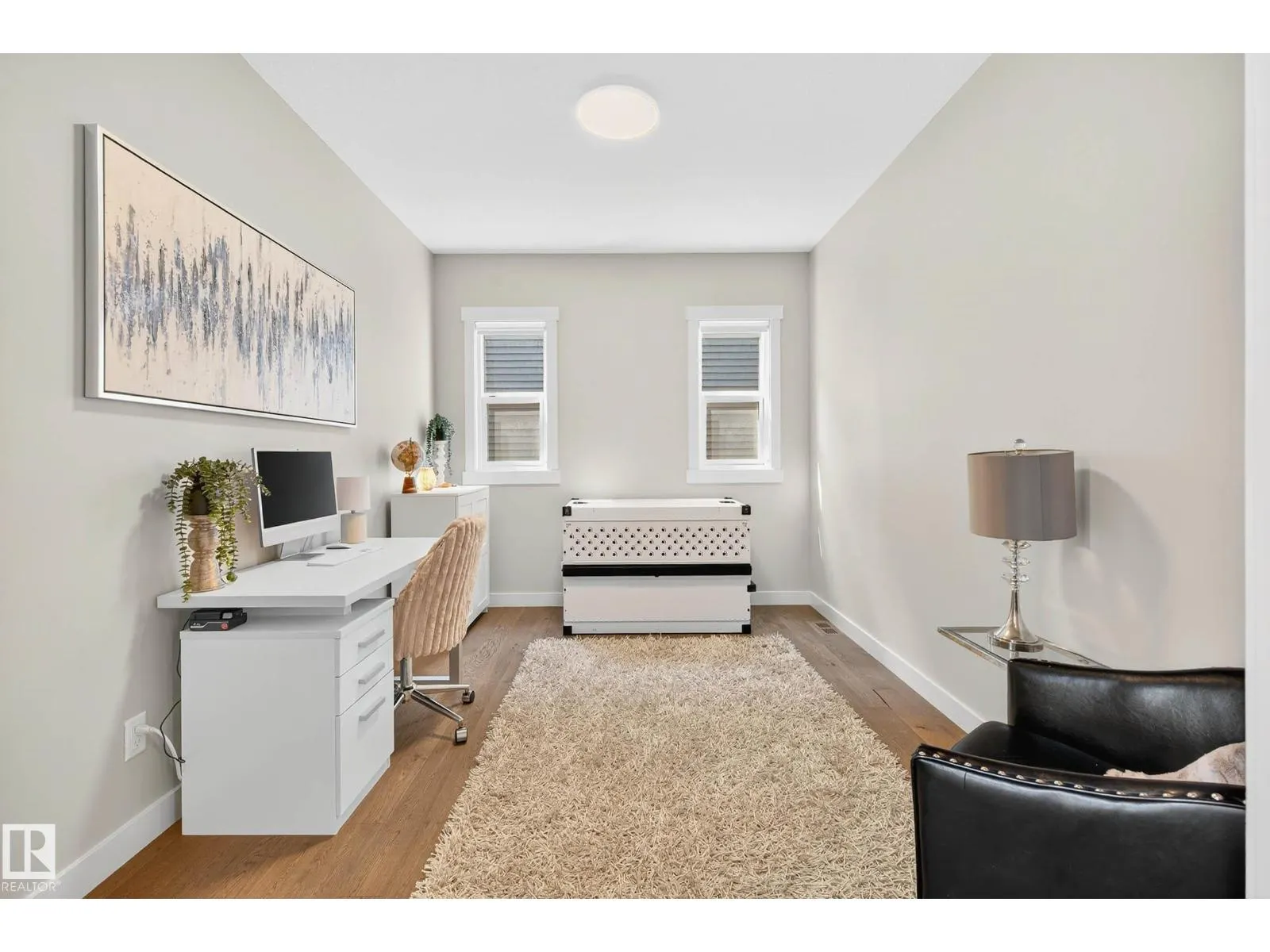 5915 19 AV SW