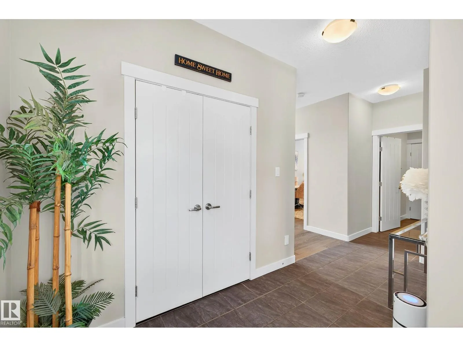 5915 19 AV SW