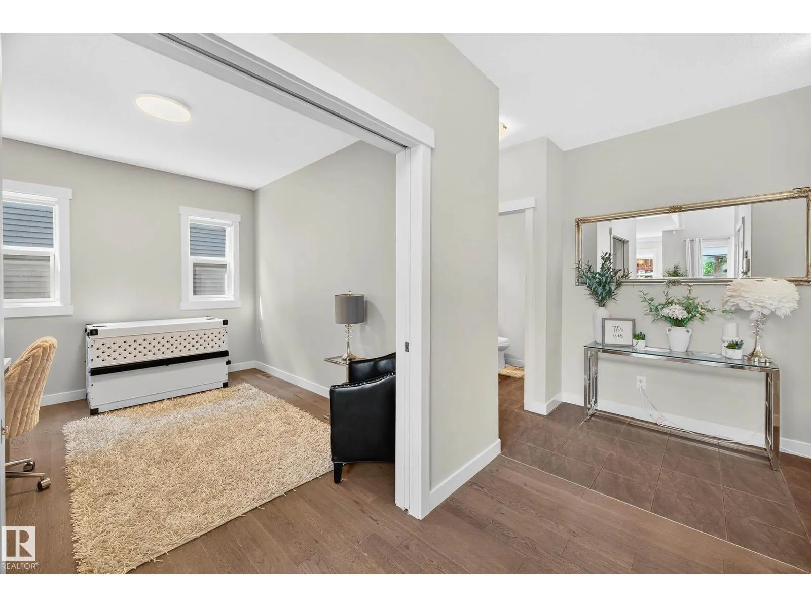 5915 19 AV SW