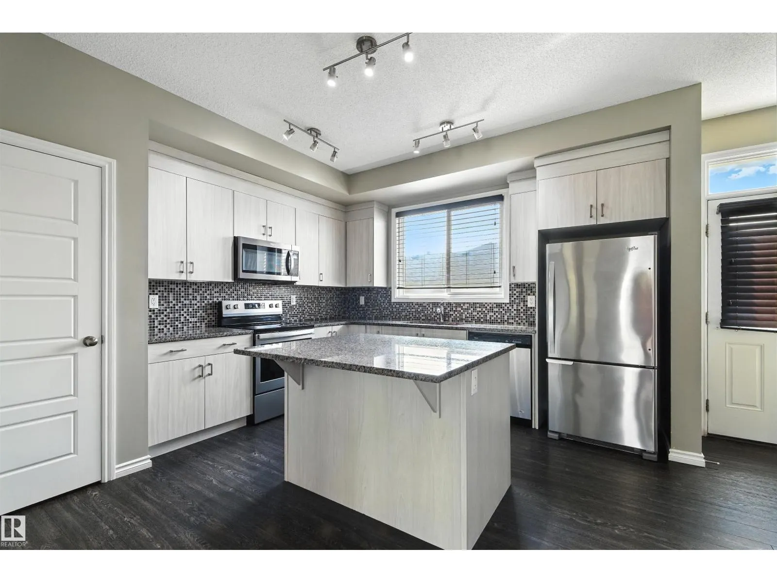 8085 CHAPPELLE WY SW