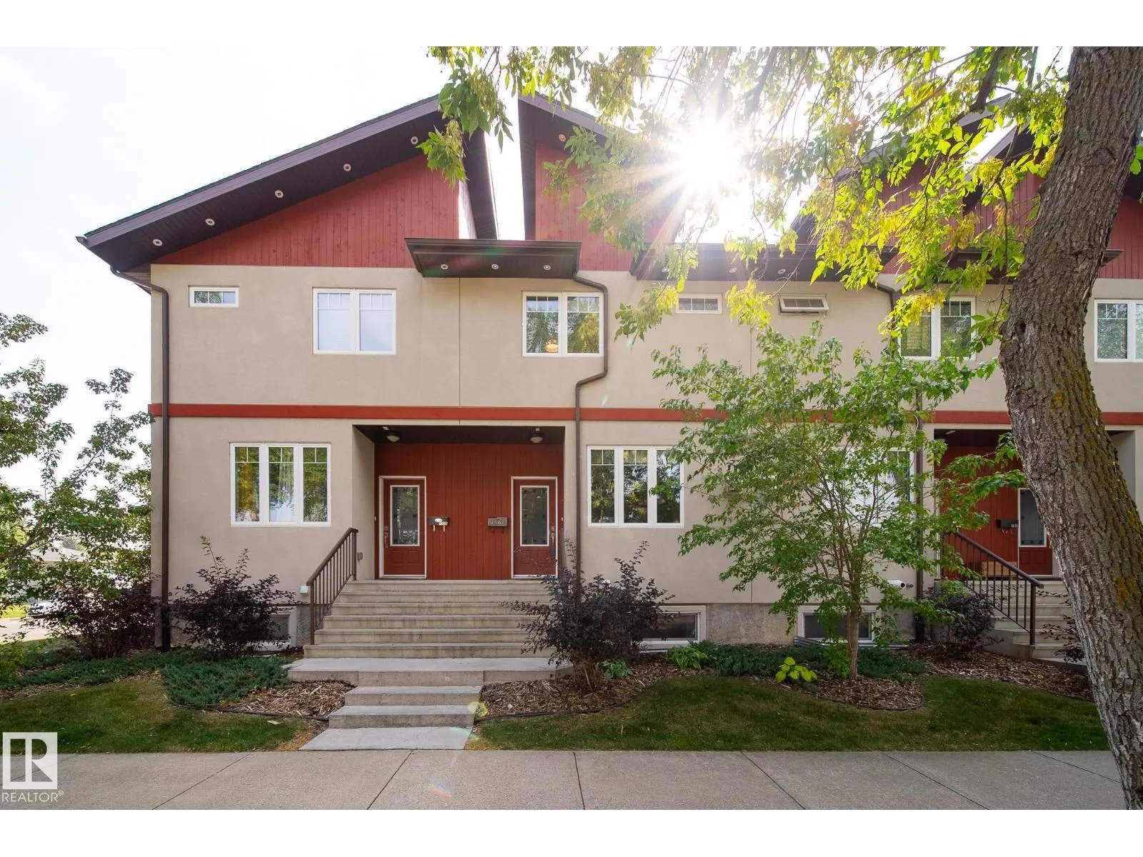 7907 105 AV NW