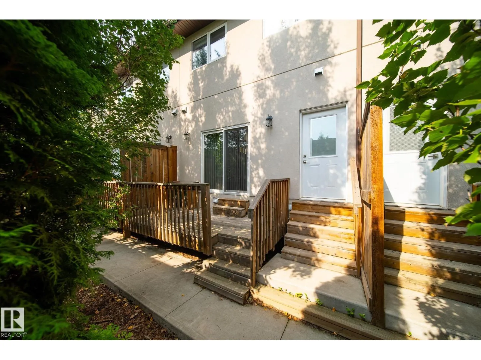7907 105 AV NW