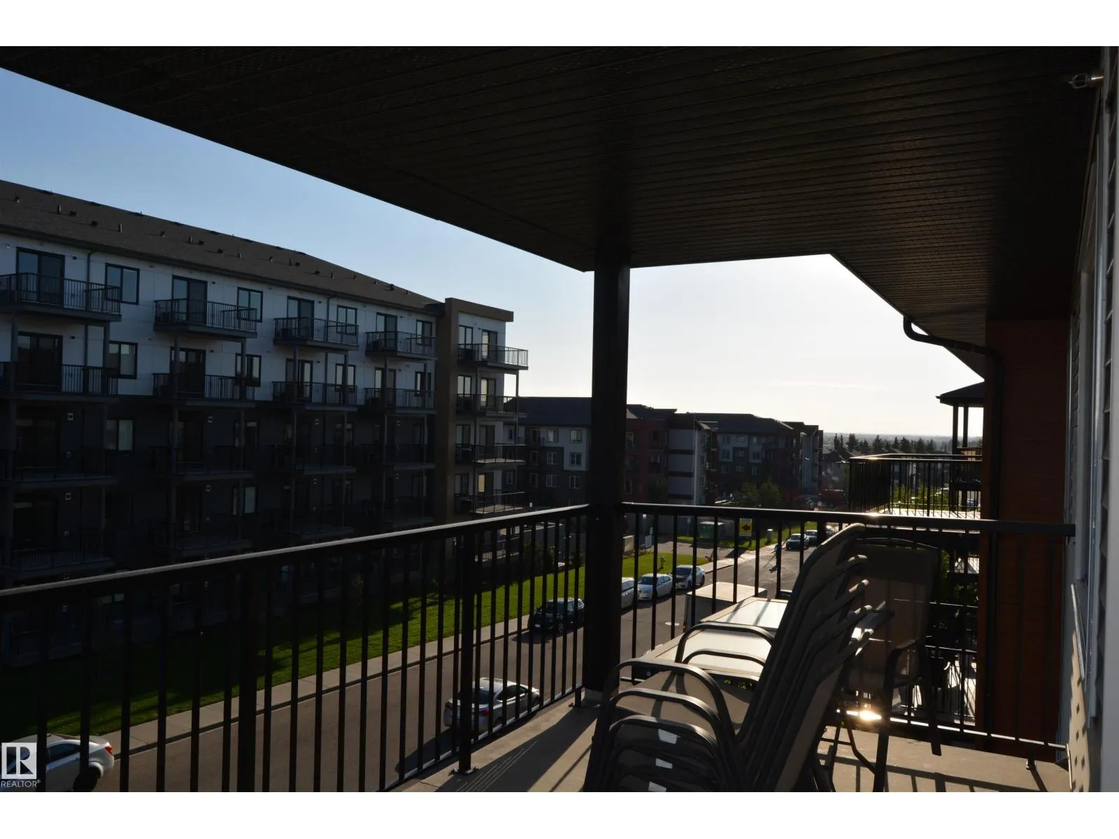 #408 5404 7 AV SW