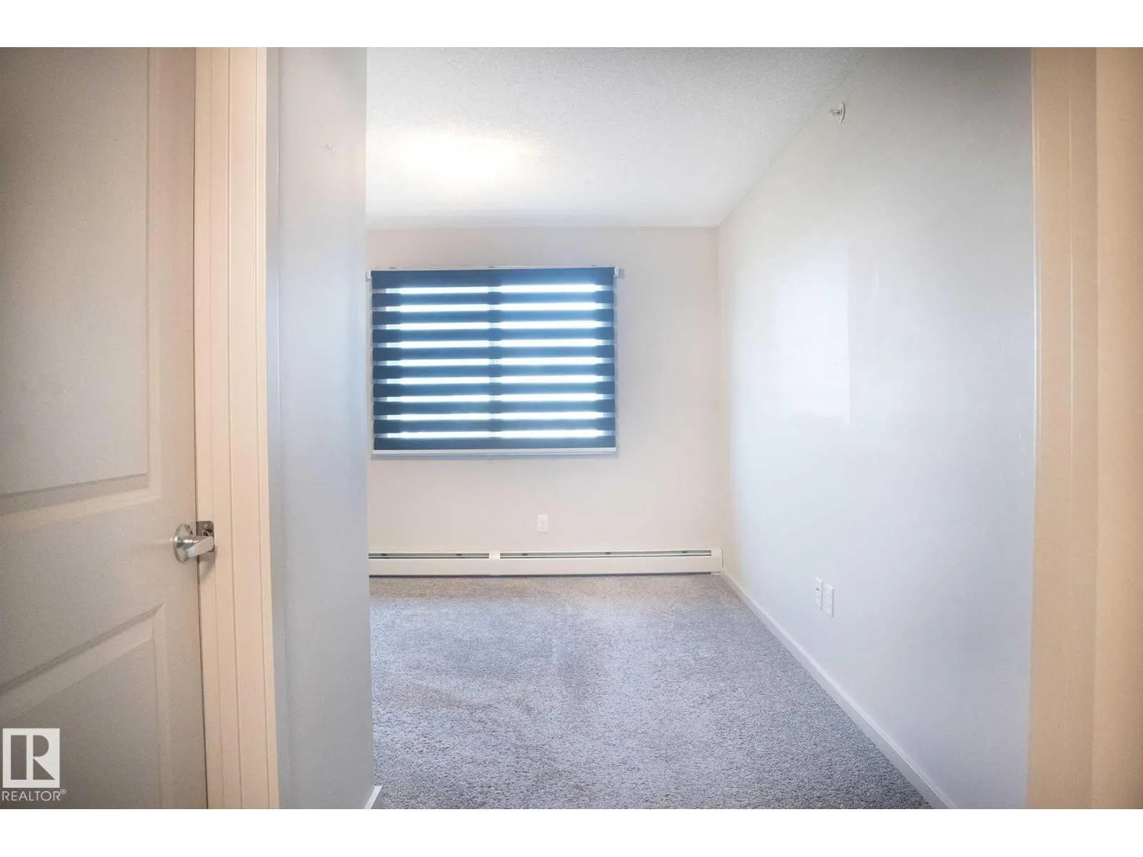#408 5404 7 AV SW