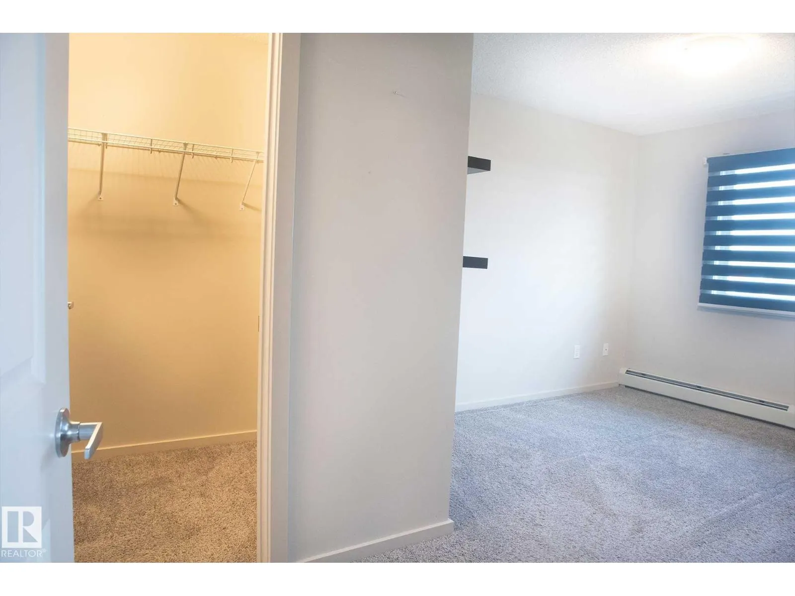 #408 5404 7 AV SW
