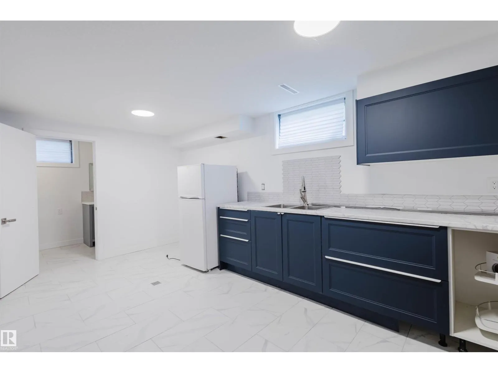 11215 41 AV NW