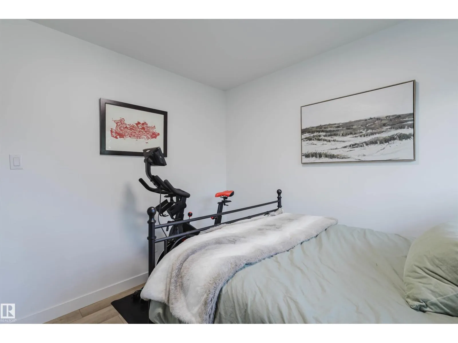 11215 41 AV NW