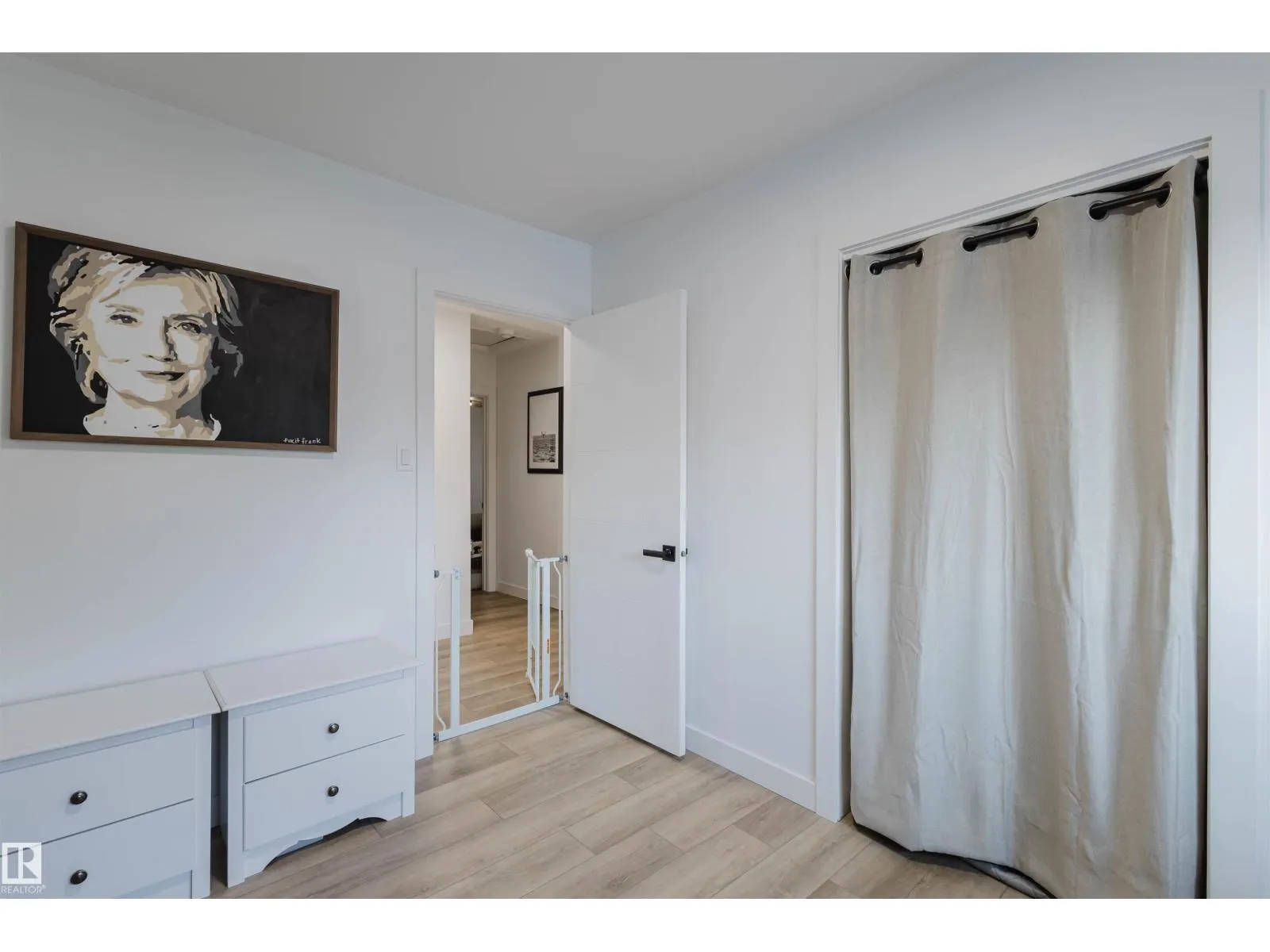 11215 41 AV NW