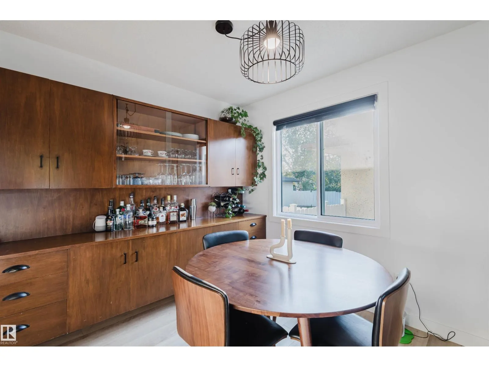 11215 41 AV NW