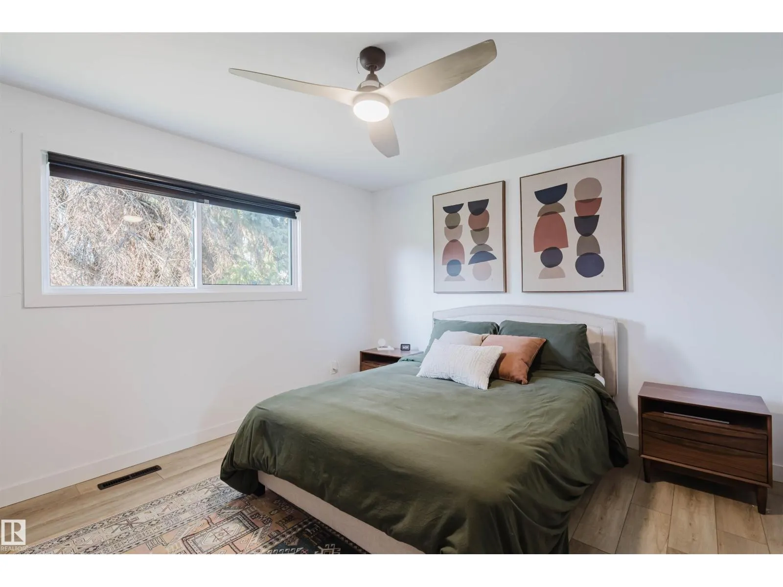 11215 41 AV NW
