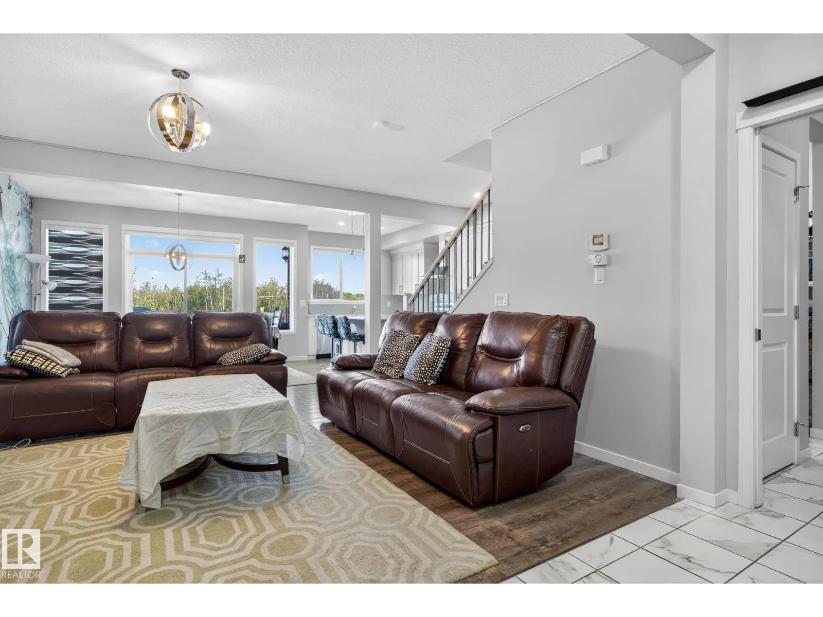 2171 51 ST SW