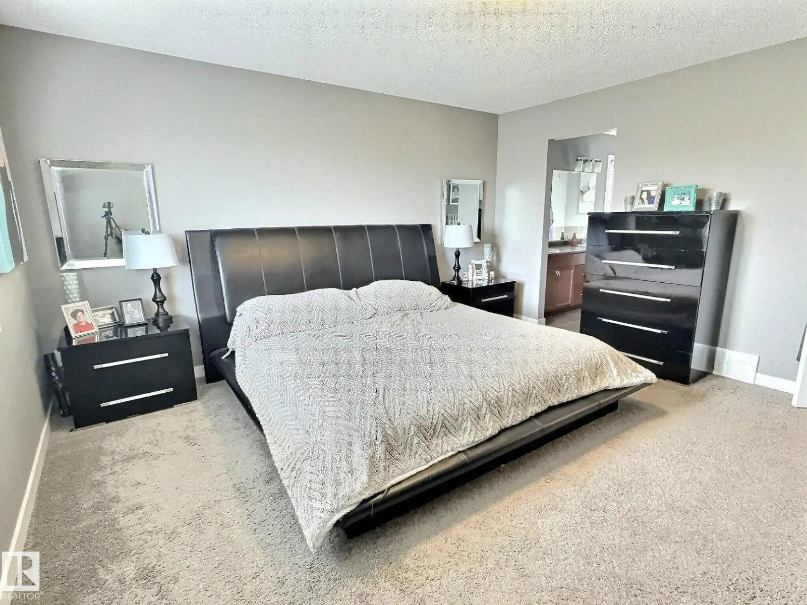21703 80 AV NW