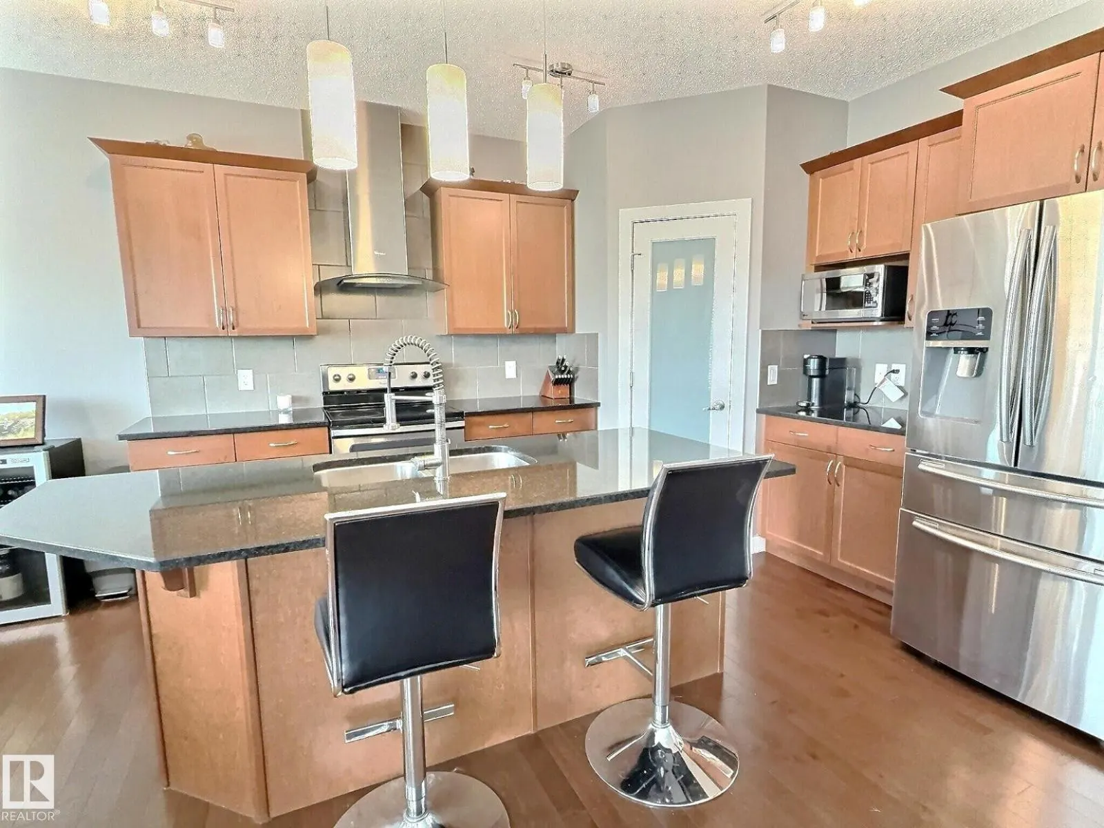 21703 80 AV NW