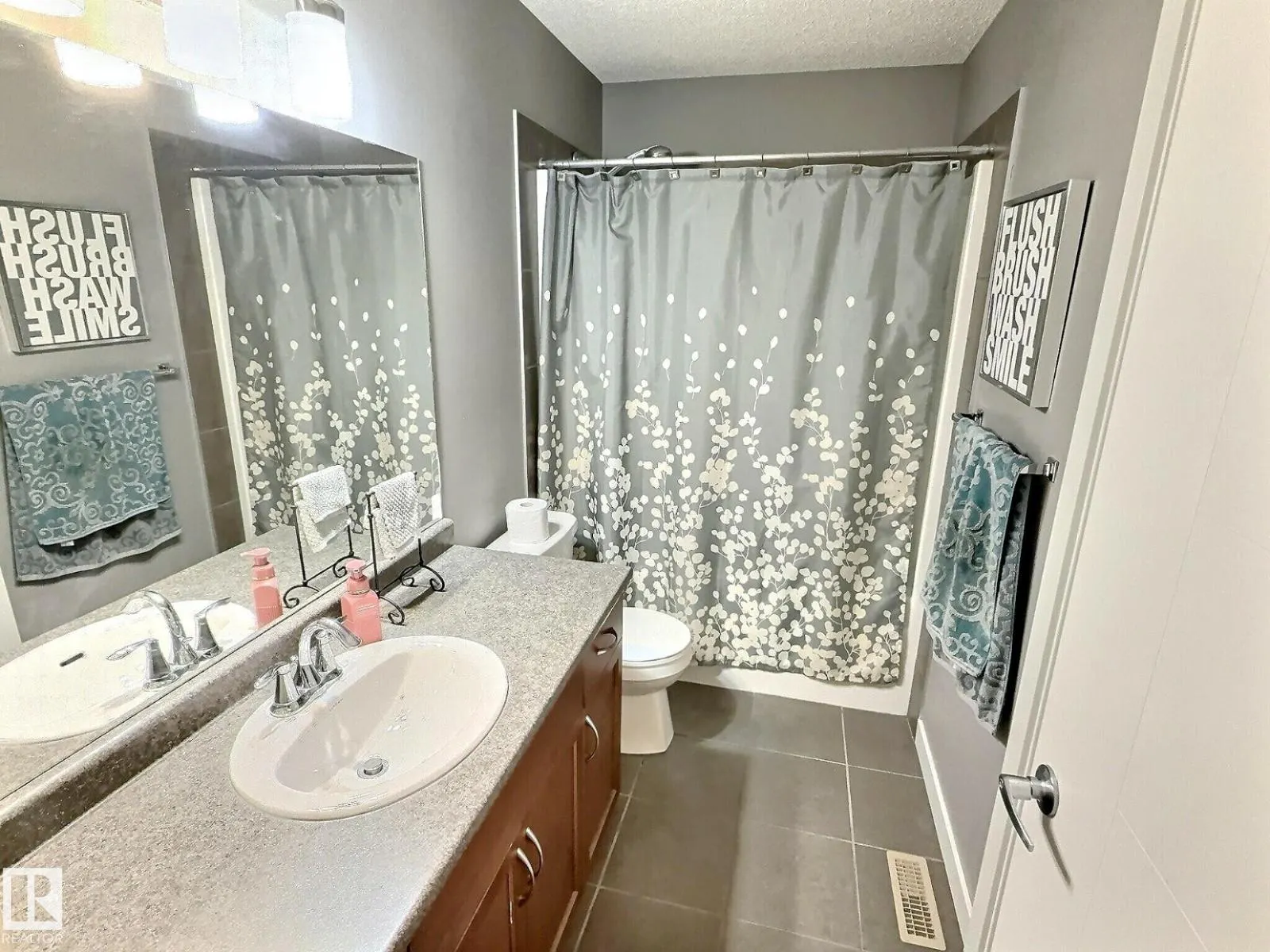 21703 80 AV NW