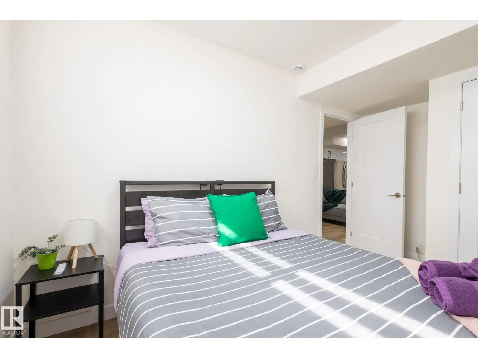 2379 GLENRIDDING BV SW