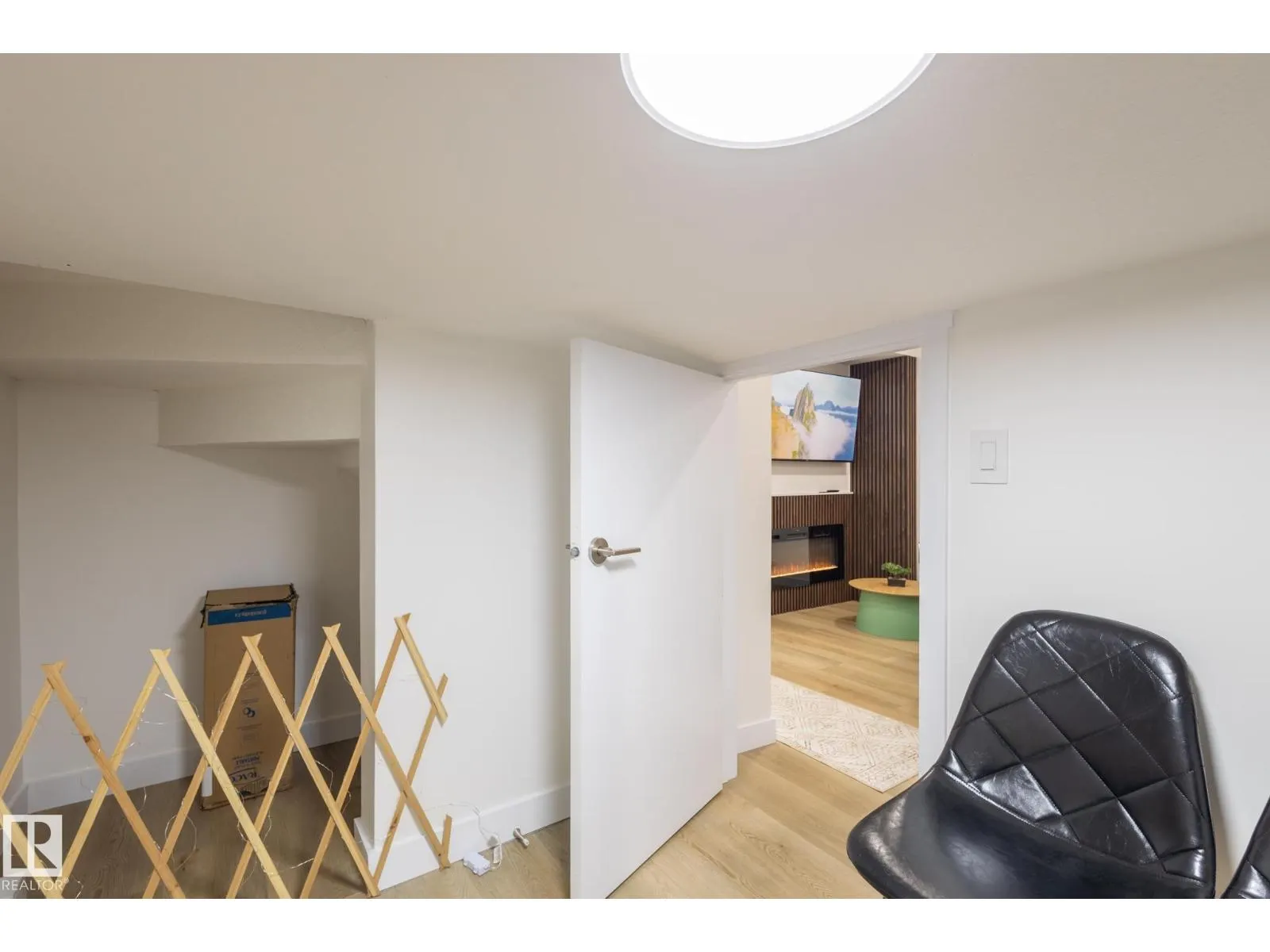 2379 GLENRIDDING BV SW