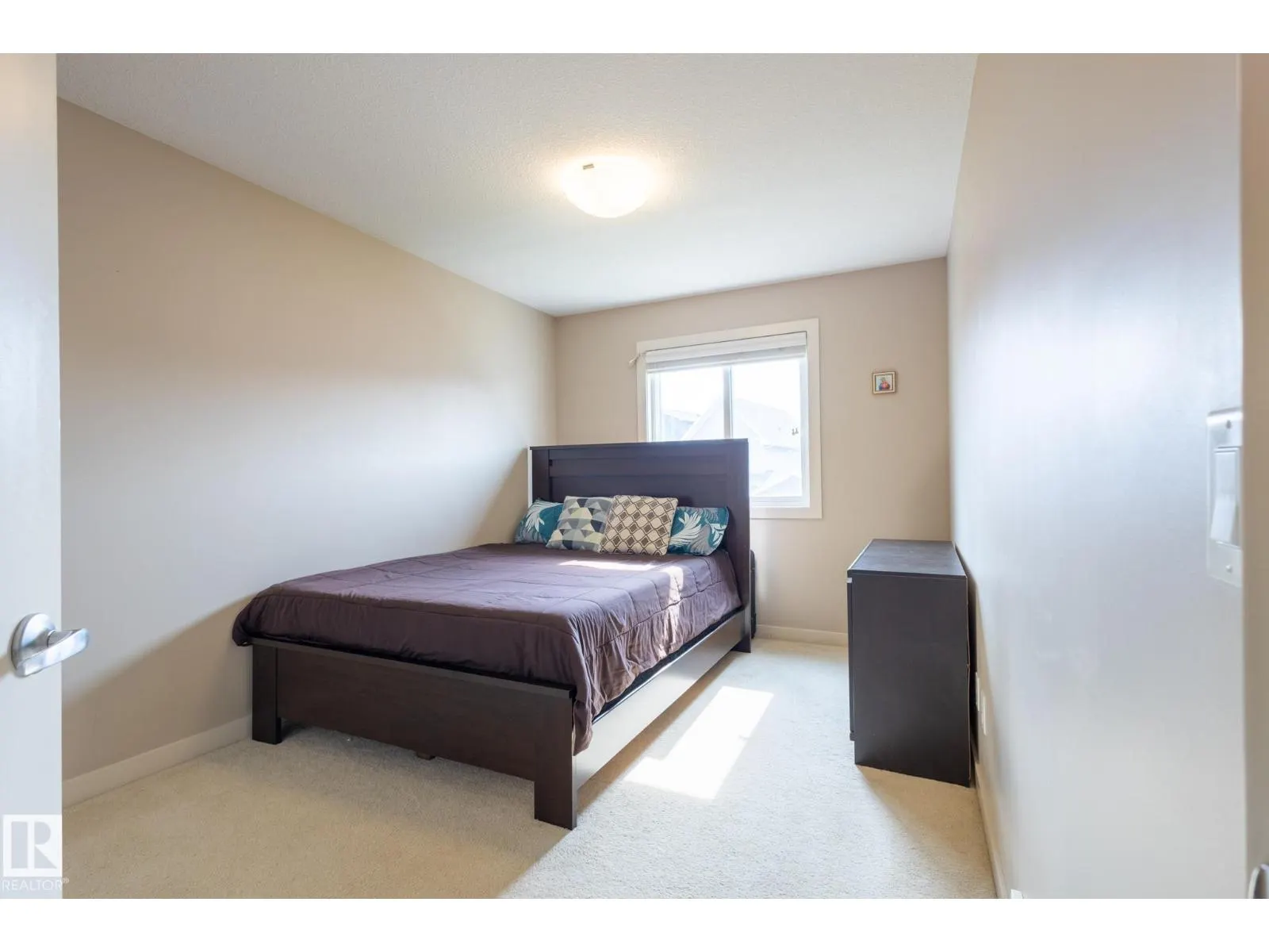 2379 GLENRIDDING BV SW
