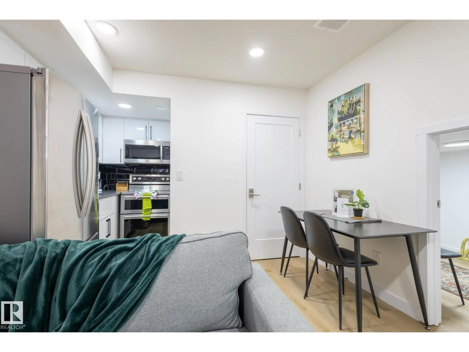 2379 GLENRIDDING BV SW