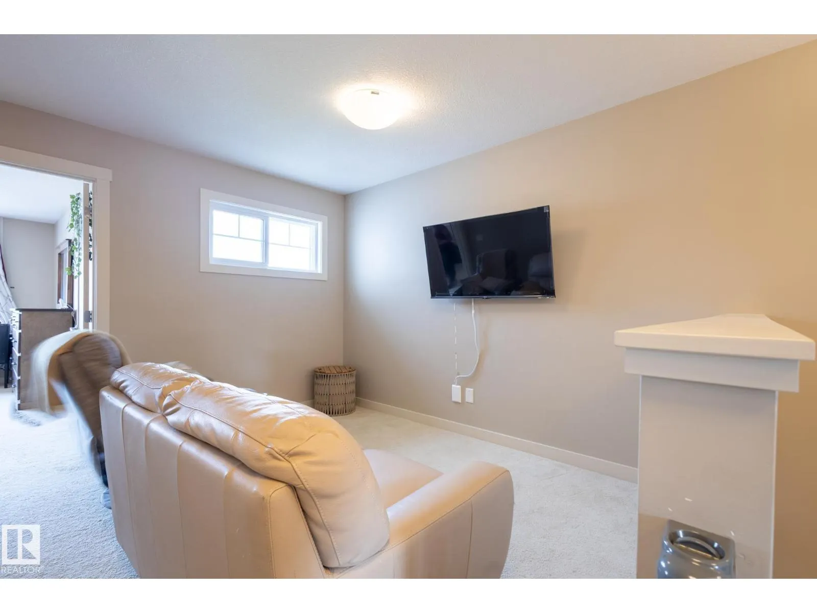 2379 GLENRIDDING BV SW