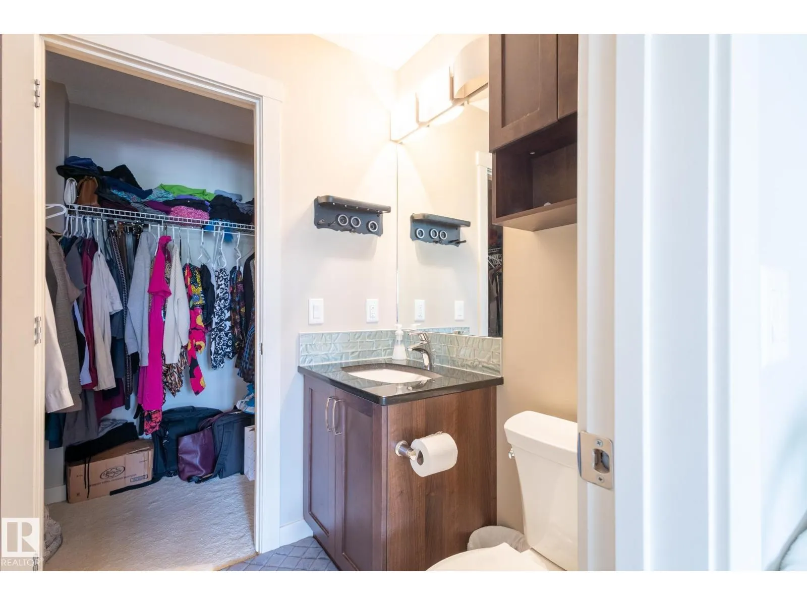 2379 GLENRIDDING BV SW