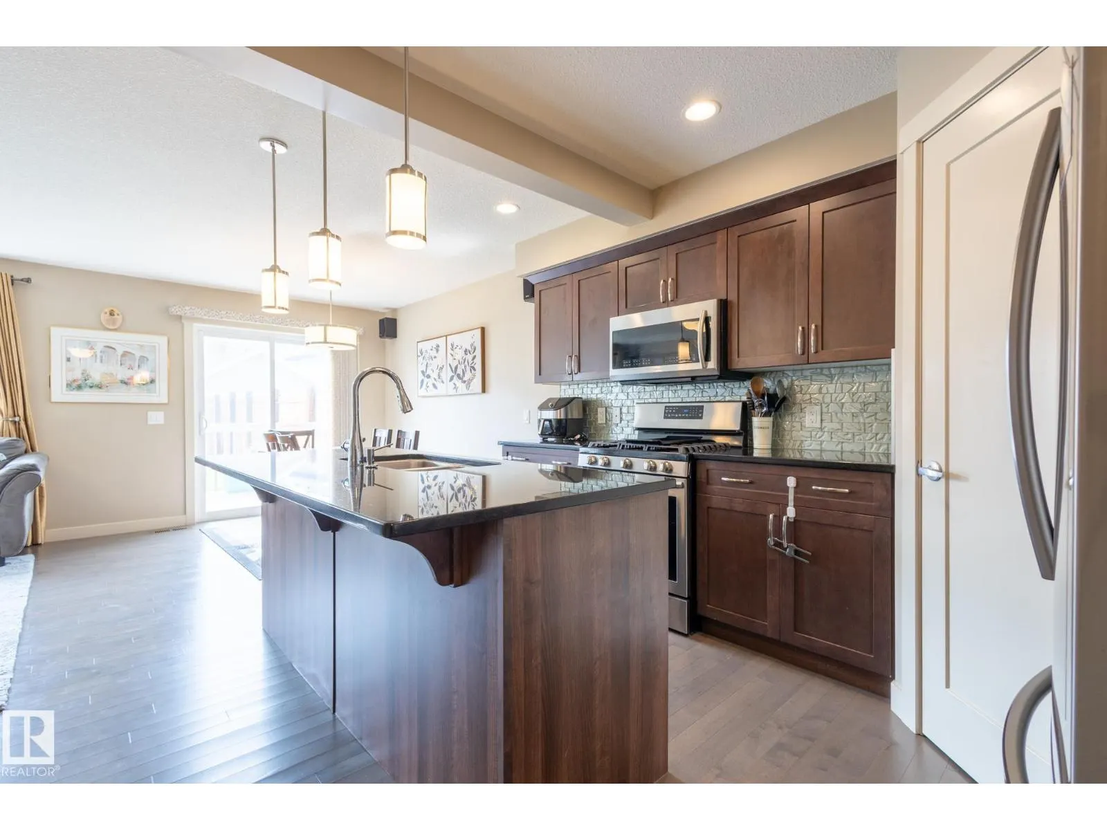 2379 GLENRIDDING BV SW